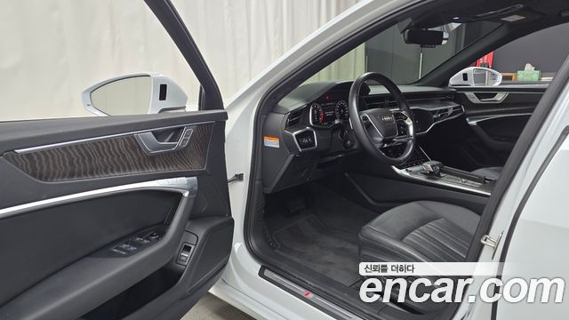Audi A6 2021 — photo 13