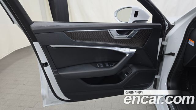 Audi A6 2021 — photo 14