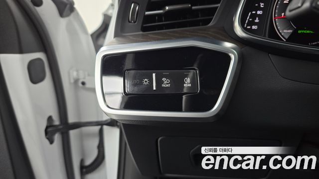 Audi A6 2021 — photo 31