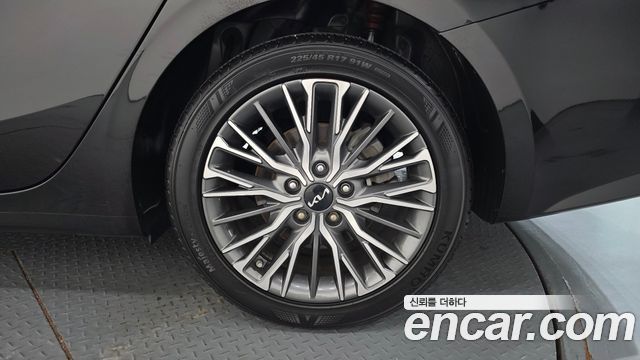 Kia K3 2023 — photo 7