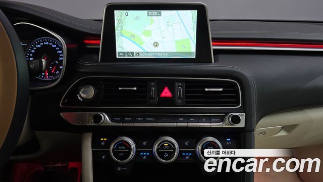 Genesis G70 2019 — photo 13