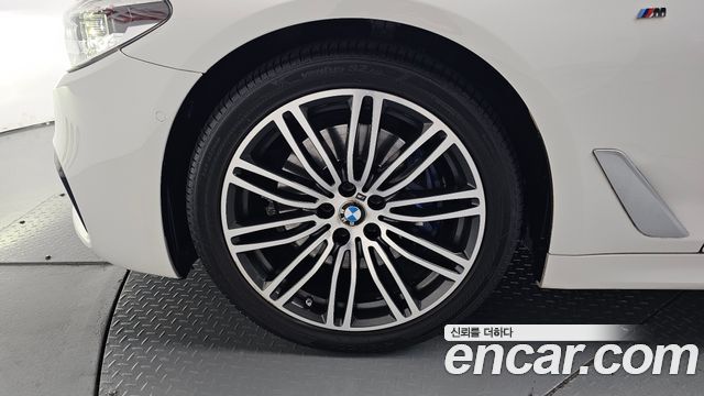 BMW 5-Series 2020 — photo 5