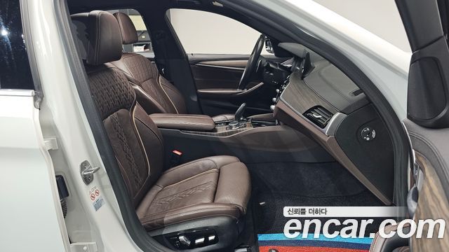 BMW 5-Series 2020 — photo 18