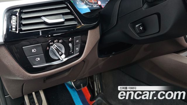 BMW 5-Series 2020 — photo 20