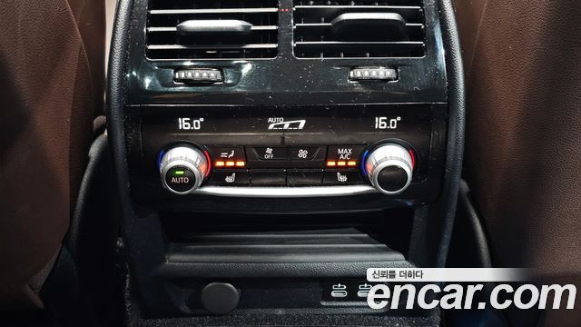 BMW 5-Series 2020 — photo 28