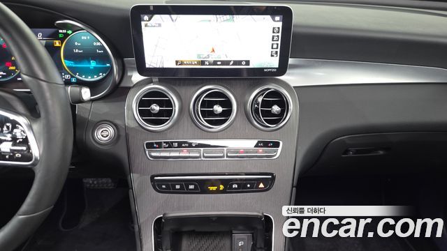Mercedes-Benz GLC-Class 2020 — photo 19