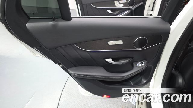 Mercedes-Benz GLC-Class 2020 — photo 15