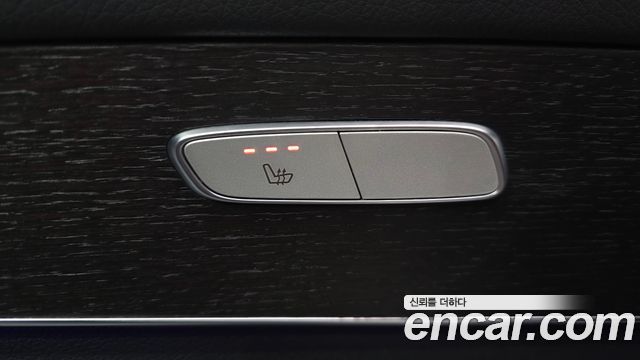 Mercedes-Benz GLC-Class 2020 — photo 31