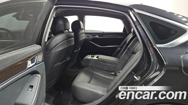 Genesis G80 2019 — photo 17