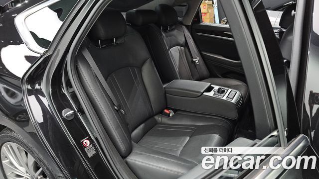 Genesis G80 2019 — photo 18