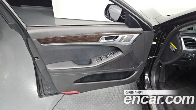 Genesis G80 2019 — photo 14
