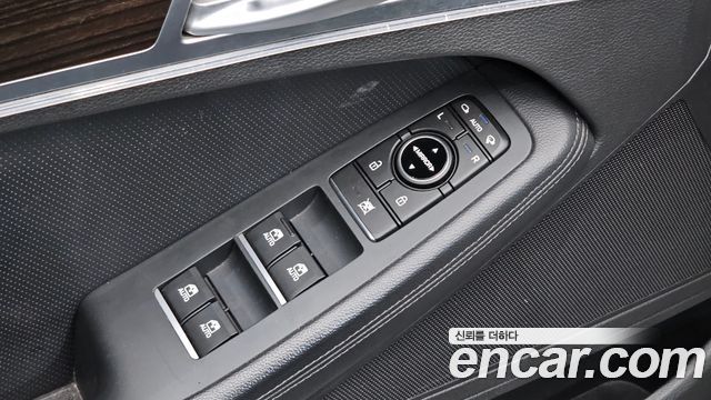Genesis G80 2019 — photo 28