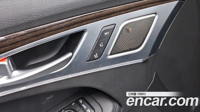 Genesis G80 2019 — photo 29