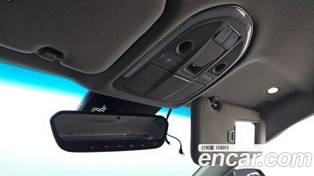 Genesis G80 2019 — photo 30