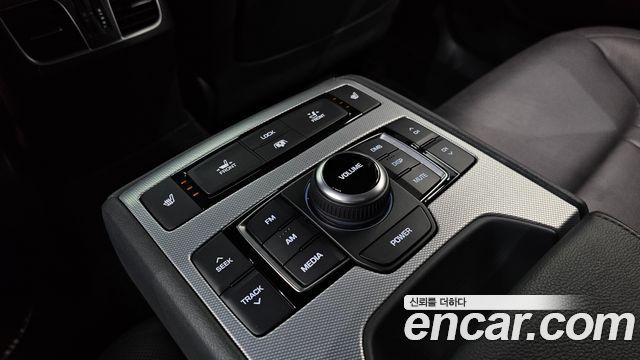 Genesis G80 2019 — photo 32