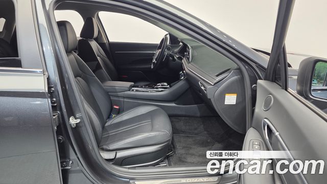 Hyundai Sonata 2022 — photo 17