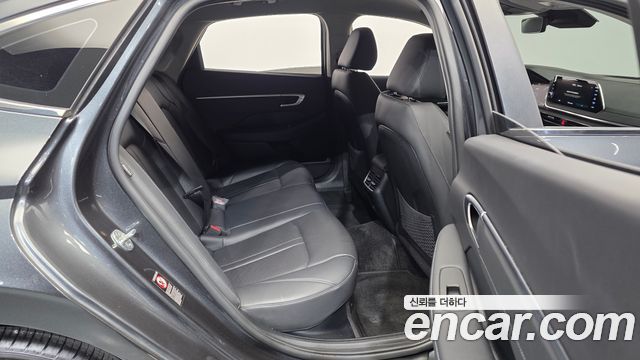 Hyundai Sonata 2022 — photo 18