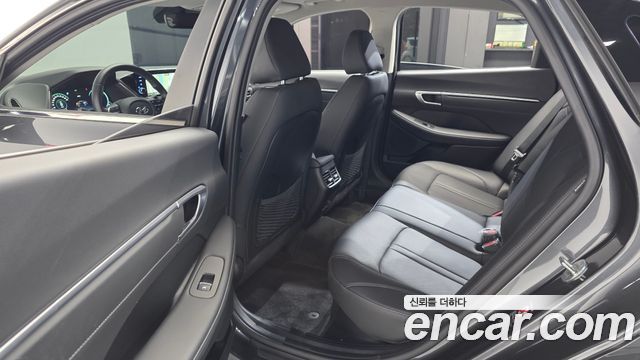 Hyundai Sonata 2022 — photo 16