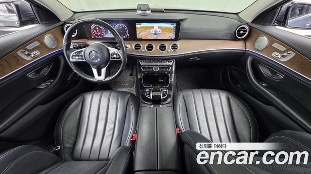 Mercedes-Benz E-Class 2019 — photo 10