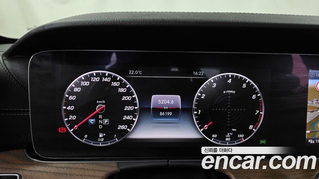 Mercedes-Benz E-Class 2019 — photo 11