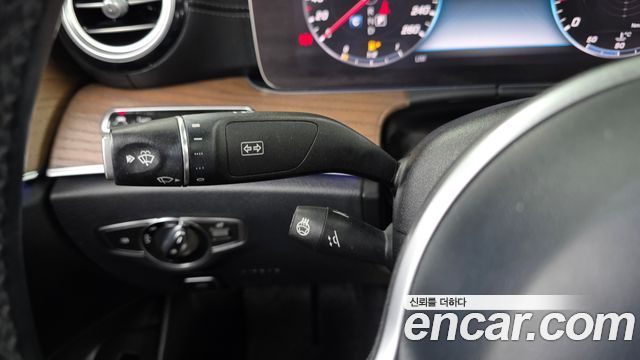 Mercedes-Benz E-Class 2019 — photo 28