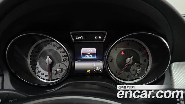 Mercedes-Benz GLA-Class 2016 — photo 8