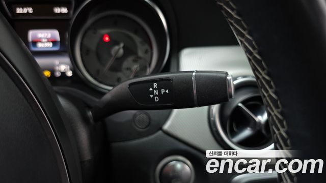 Mercedes-Benz GLA-Class 2016 — photo 9