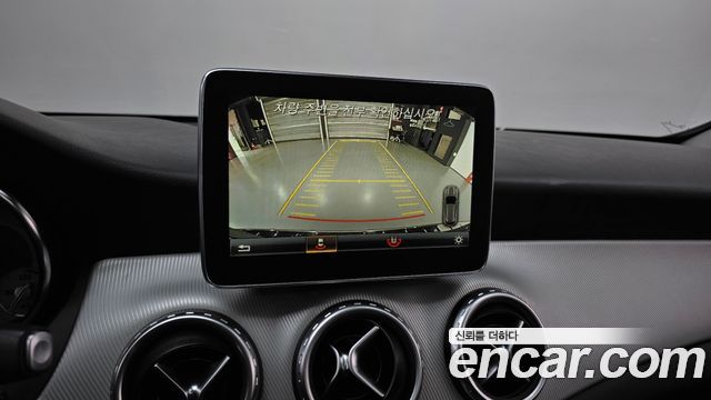 Mercedes-Benz GLA-Class 2016 — photo 15