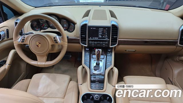 Porsche Cayenne 2011 — photo 7