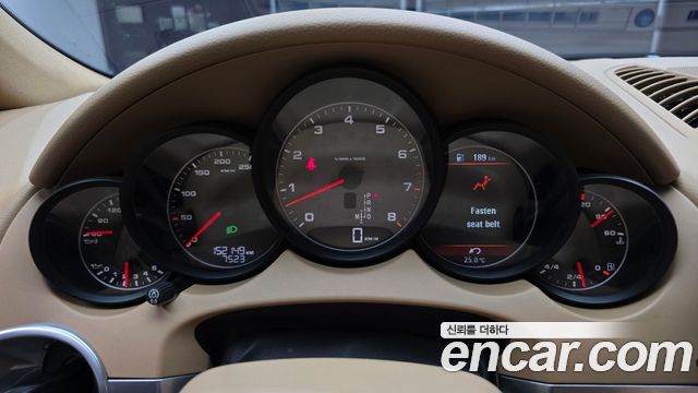 Porsche Cayenne 2011 — photo 8