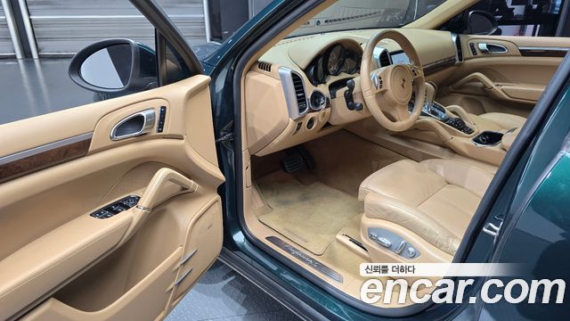 Porsche Cayenne 2011 — photo 10