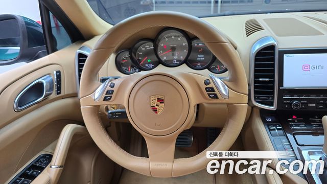 Porsche Cayenne 2011 — photo 13
