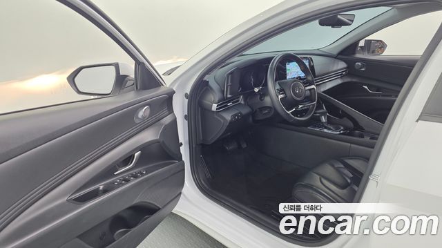 Hyundai AVANTE 2023 — photo 13