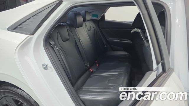 Hyundai AVANTE 2023 — photo 18