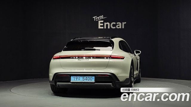 Porsche Taycan 2022 — photo 4