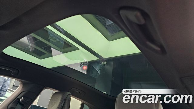 Porsche Taycan 2022 — photo 21