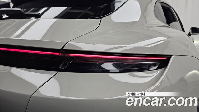 Porsche Taycan 2022 — photo 9