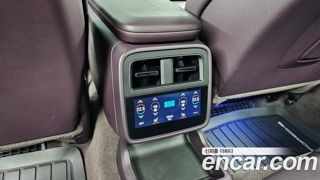 Porsche Taycan 2022 — photo 31