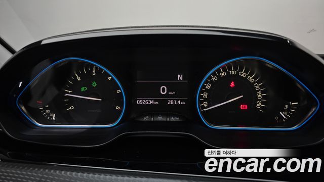 Peugeot 2008 2018 — photo 11