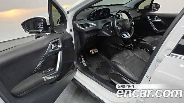 Peugeot 2008 2018 — photo 13