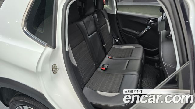 Peugeot 2008 2018 — photo 18