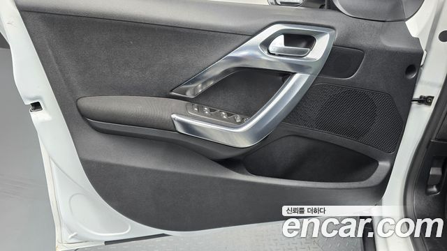 Peugeot 2008 2018 — photo 14