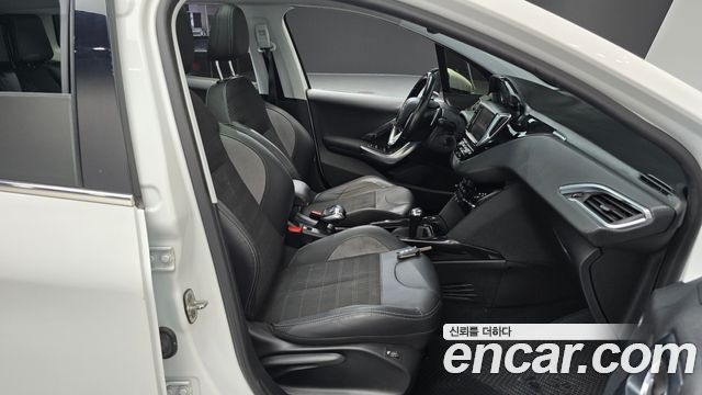 Peugeot 2008 2018 — photo 16