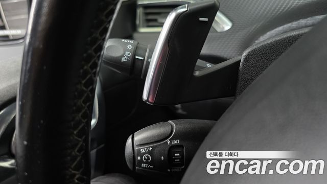 Peugeot 2008 2018 — photo 30