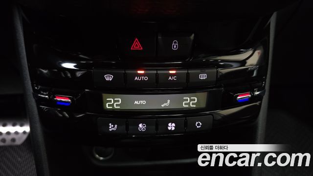 Peugeot 2008 2018 — photo 32