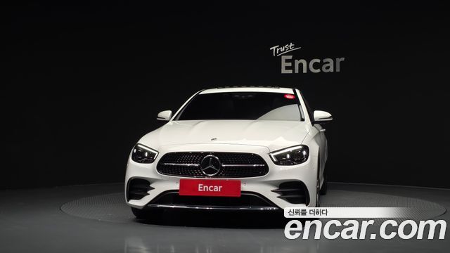 Mercedes-Benz E-Class 2023 — photo 3