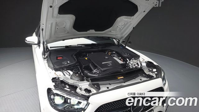 Mercedes-Benz E-Class 2023 — photo 6