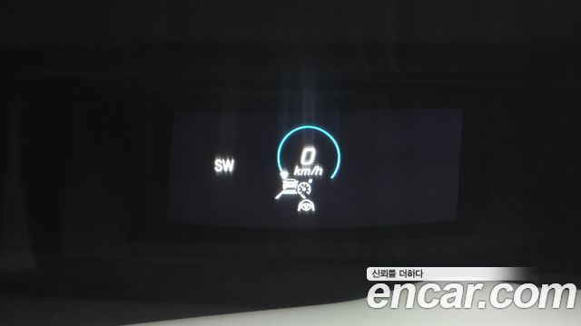 Mercedes-Benz E-Class 2023 — photo 23
