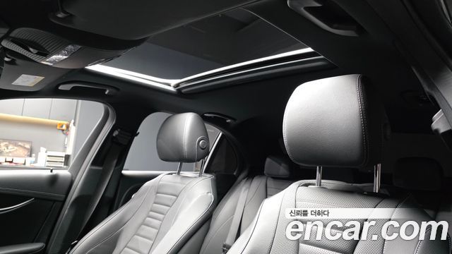 Mercedes-Benz E-Class 2023 — photo 25