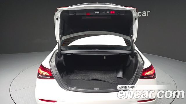 Mercedes-Benz E-Class 2023 — photo 26